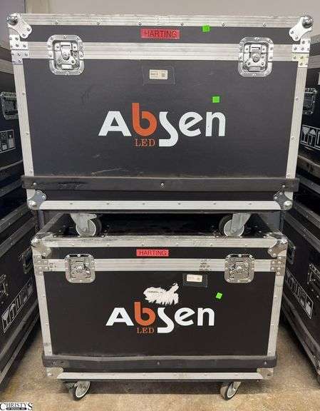 Pair of AV Road Cases 35x23x29 image