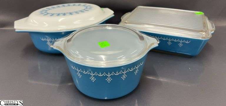 3pcs Pyrex Snowflake Garland Blue Bakers With Lid, Oval 1.5qt image