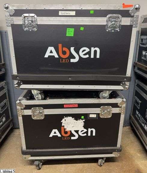 Pair of AV Road Cases 35x23x29 image