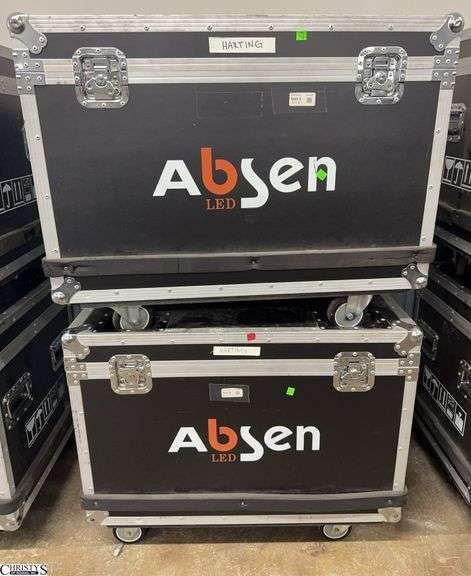 Pair of AV Road Cases 35x23x29 image