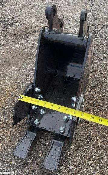 Mini Excavator 8 in Bucket image