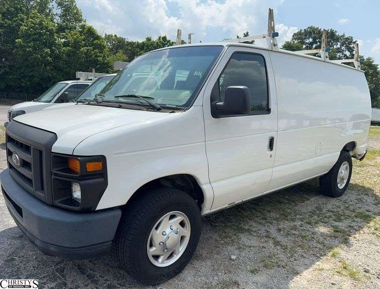 2014  FORD  E-250 Towed Here Dead Battery will not start image