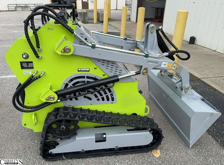 Landhero LDH-T460 Mini Skid Steer Loader 23HP Gasoline image