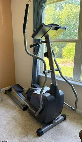 Horizon Club Series Elliptical 70x23x64 image