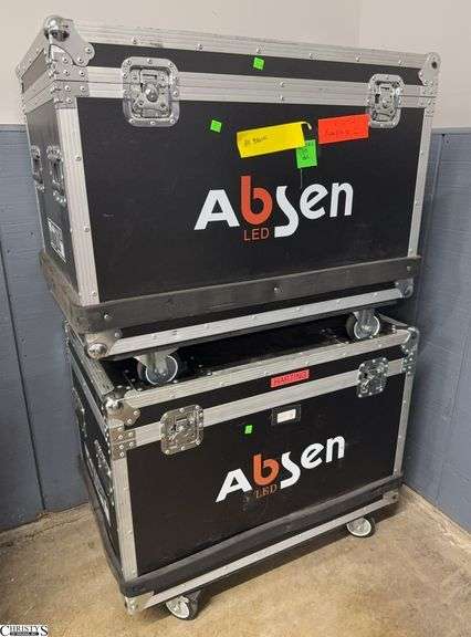 Pair of AV Road Cases 35x23x29 image