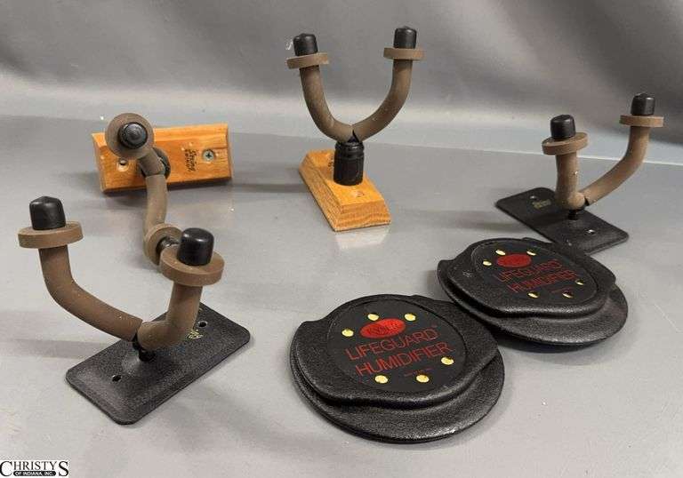 Lifeguard Humidifiers, 4 Wall Mount Guitar Handers image