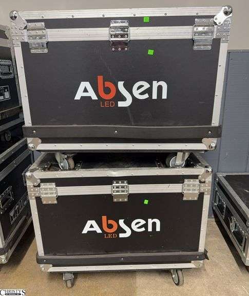 Pair of AV Road Cases 35x23x29 image