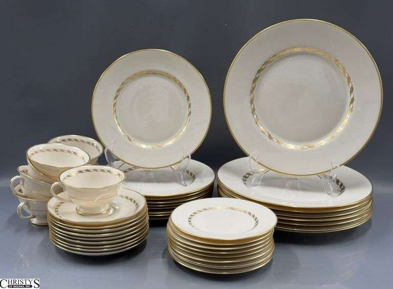 40 pcs Franciscan "Del Monte" China -  10.5" of dinner plate image