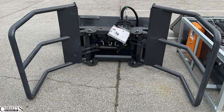 Wolverine BSH-12-75D Full Size Skid Steer Bale Squeeze Hydraulic Adjustable image