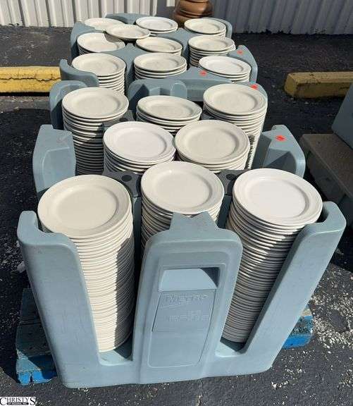 Pallet of 7" Plates and Holders image