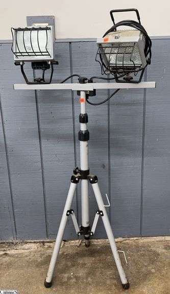 Regent Work Light Tripod image