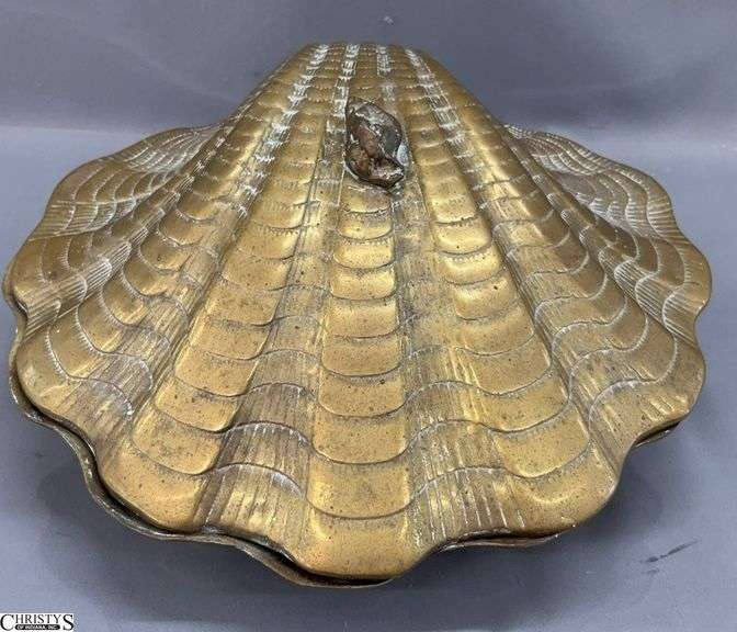 Hinged Vintage Brass Clam Shell, 11" Diameter image