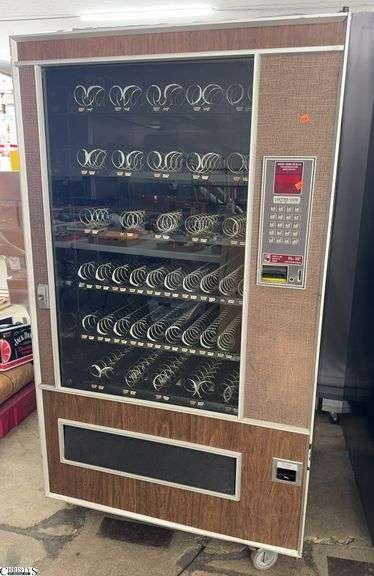 Lektro-Vend Vending Machine With Keys 40x34x71 image