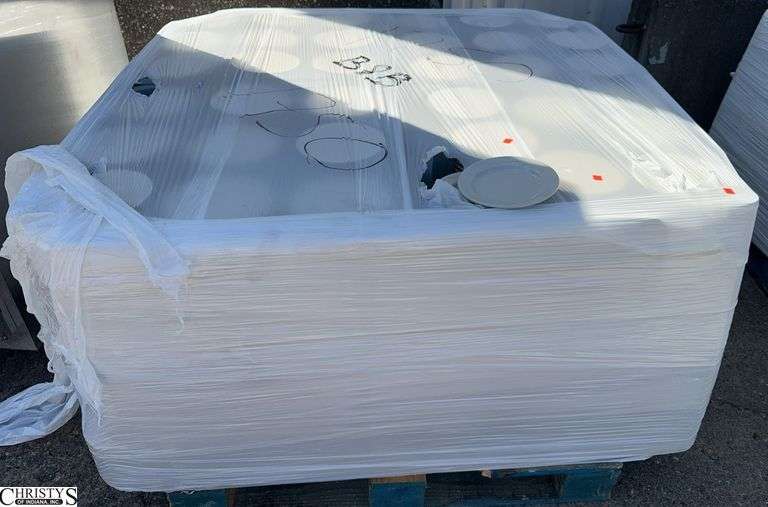 Pallet of 7" Plates and Holders image