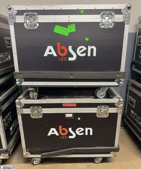 Pair of AV Road Cases 35x23x29 image
