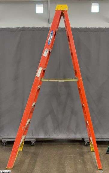 Werner 8ft Fiberglass Ladder image
