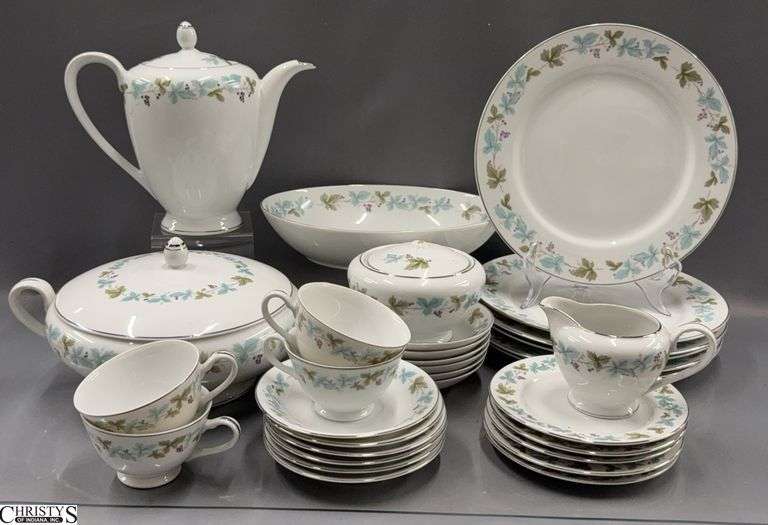 30pcs Fine China of Japan "Vintage" Grape Motif China Pieces - 10" of dinner plate image
