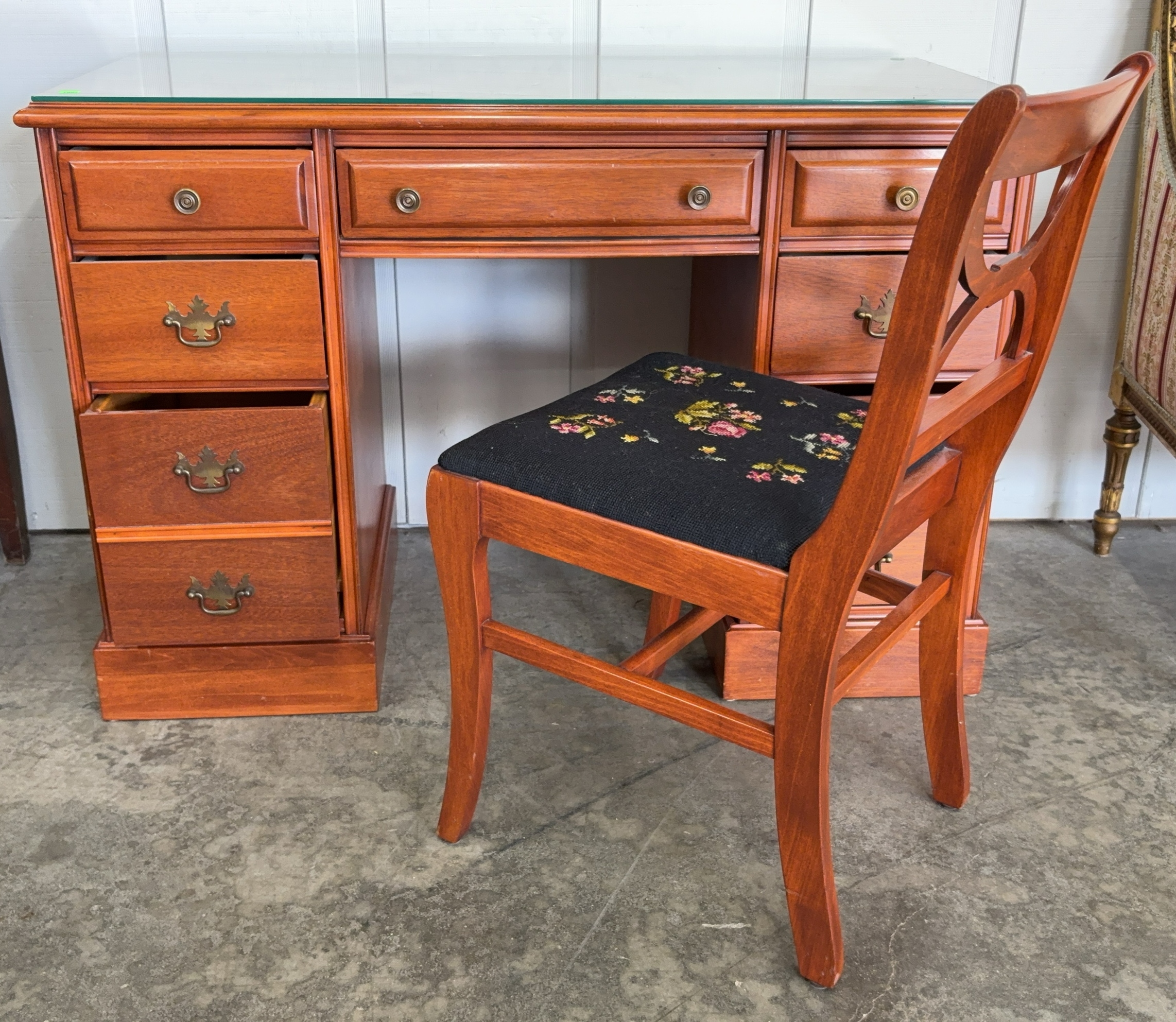 9/10/25 Multiple Estates, Furniture, MCM, and Collectables featured photo 4