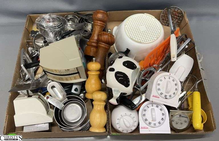Kitchen Utensils - Food Scale, Salt and Pepper Mills, Timer, Misc image