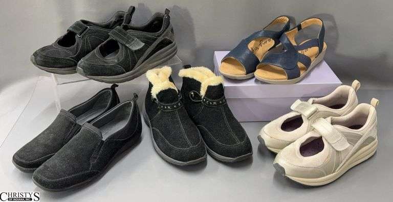5 Pairs Ladies Shoes and Sandal - Size 8 and 8.5 image