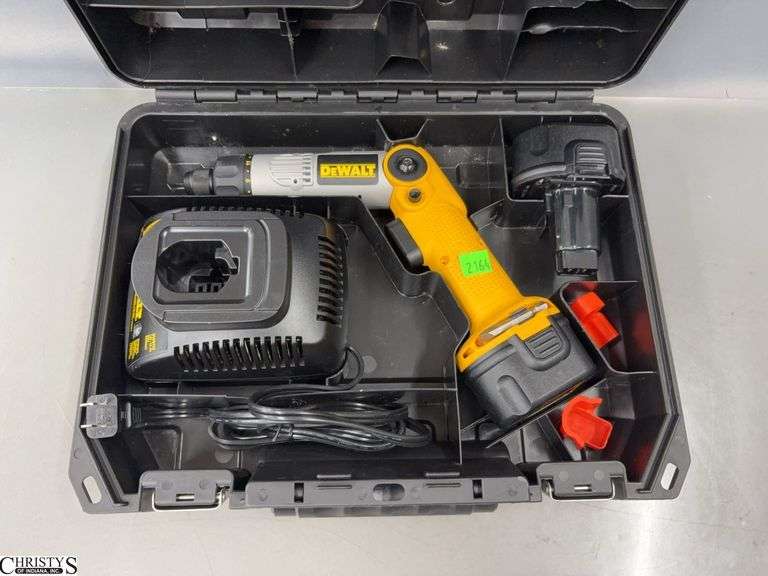DeWalt Heavy Duty Cordless Screwdriver - 1 Battery, 1 Charger image