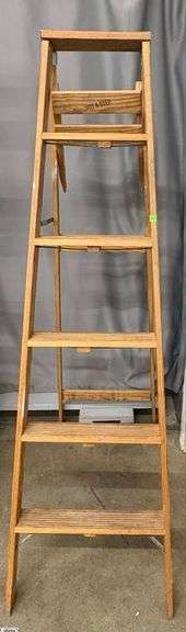 6ft Wooden Ladder image