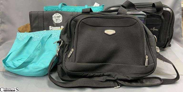 Ladies Handbags, Laptop Bags, Small Travel Bags - 14.5" x 11" of Vera Bradley image