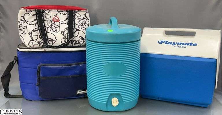 Igloo Cooler, Drink Cooler, 2 Cooler Bags - 15" of largest image