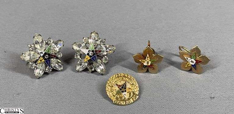 2 Pairs of Eastern Star Earrings and an Eastern Star Pin image