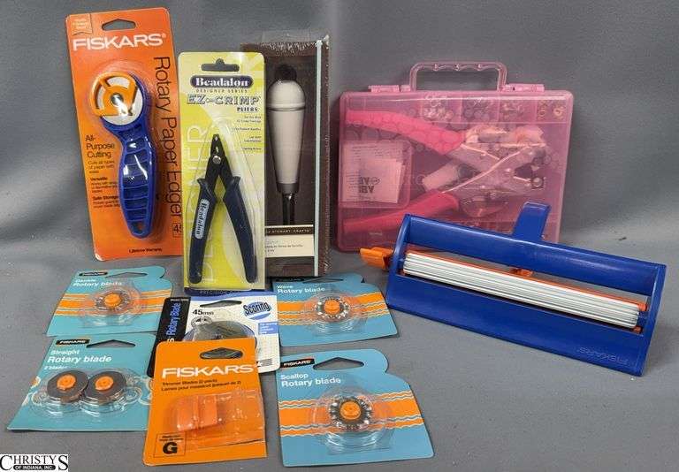 Fiskars Paper Crimper, Crop a Dile Eyelet Tool, EzCrimp Pliers, Rotary Paper Edger with Pattern Blades, Screw Punch image