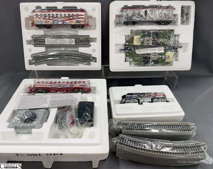 Hawthorn Village Ho Scale 4pcs Patriotic Trains 1 Engine and 3 Box Cars, Track, and Transformer image