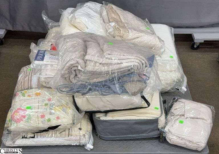 Skid of Soft Goods - Blankets, Throws, Sheets, Pillows - SKID NOT INCLUDED image