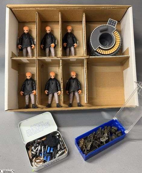 Star Wars Figrin D'an and Cantina Band Figures and Parts image