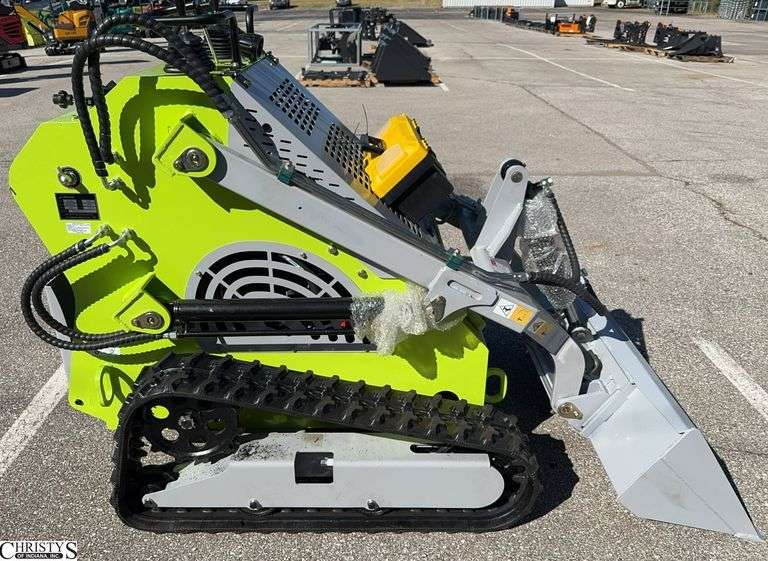 LandHero Mini Skid Steer Loader LDH-T460 image