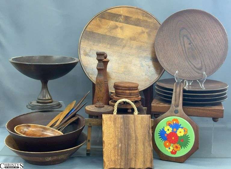 Dark Wood Tone Salad Bowls, Plates, Cutting Board, Lazy Susan, Misc - 16" D of lazy susan image