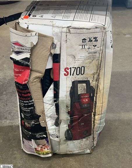 Briggs & Stratton Pressure Washer - Appears New, Some wear to box image