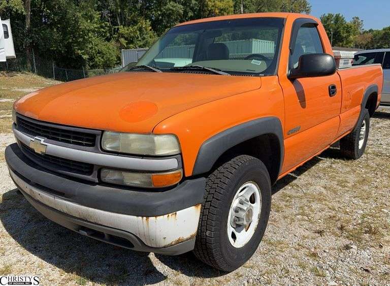 2002  CHEVROLET  Silverado Towed in dead battery image