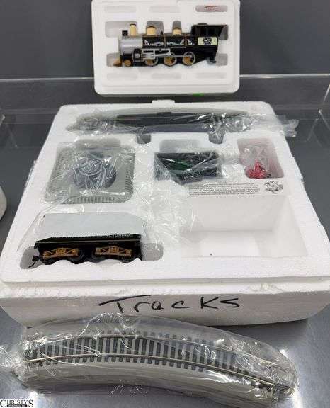 Hawthorn Village Ho Scale 2pcs Ford Motor Company Engine, Tender, Track, and Transformer image