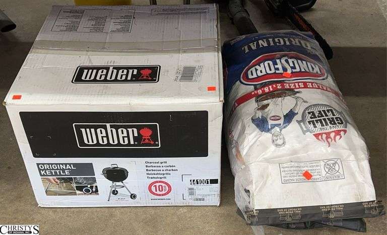 Weber Original Kettle Charcoal Grill NIB image