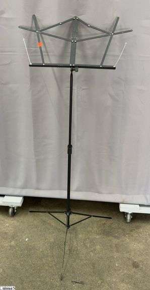 Hamilton World Sheet Music Stand - 39" as sits image