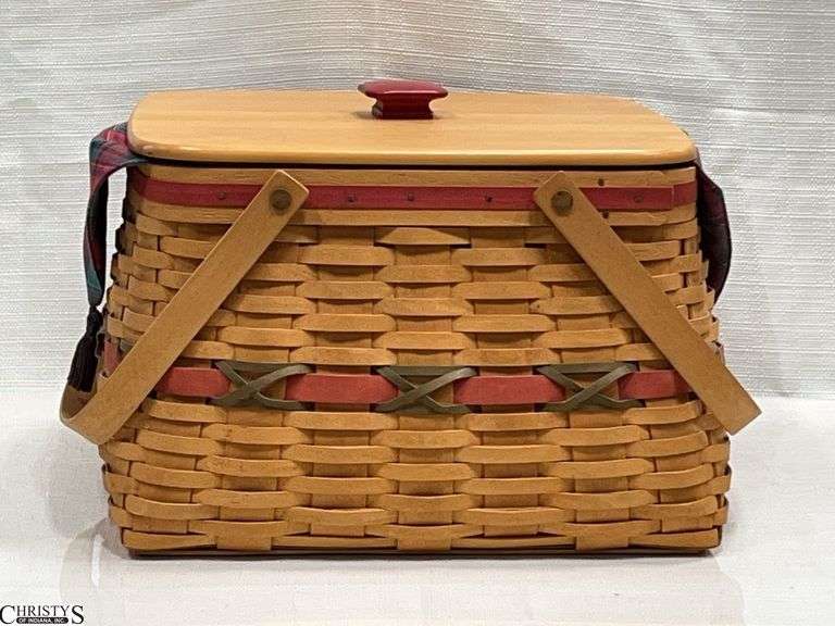 2000 Holiday Hostess Twelve Days of Christmas Basket with Protectors, Liner, Lid and Tie On image