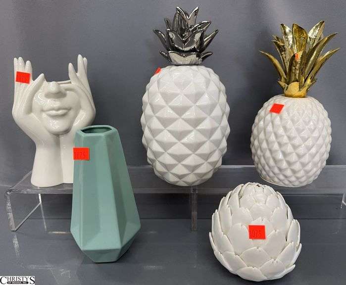 5pcs Tabletop Decor - Vases, Pineapples, Artichoke - 11" of tallest image