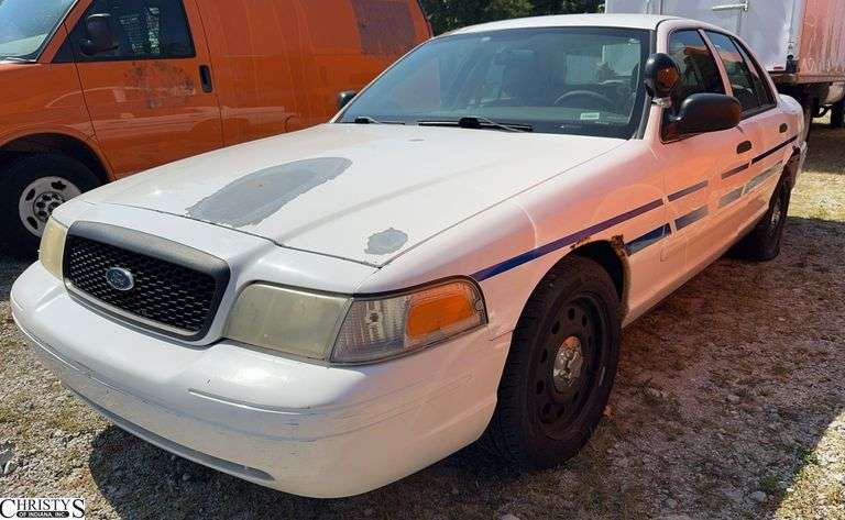 2008  FORD  Crown Victoria Driven in dead battery image