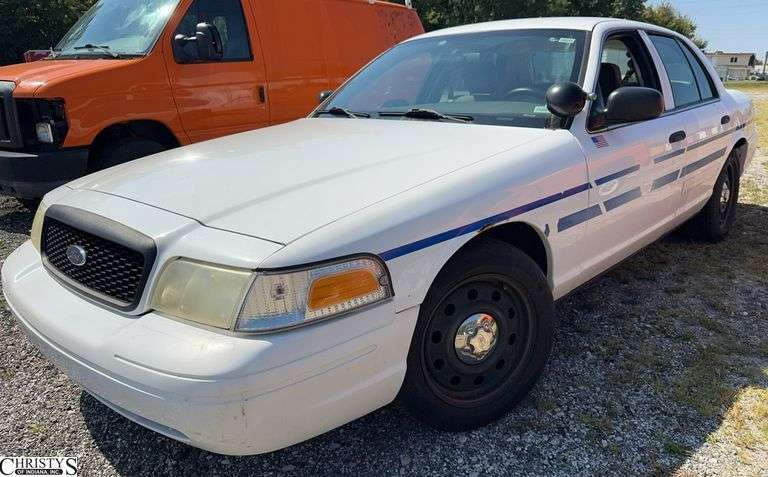 2010  FORD  Crown Victoria Driven in image