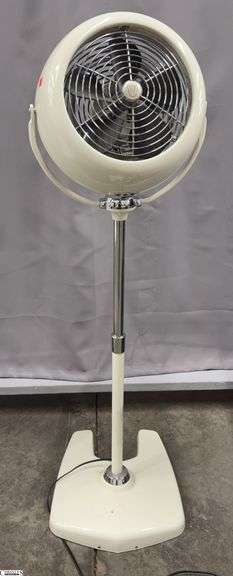 Retro Style Adjustable Floor Fan - 52" image