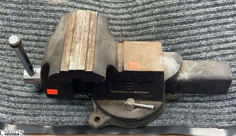 Larin 6" Bench Vise - 15" as sits image