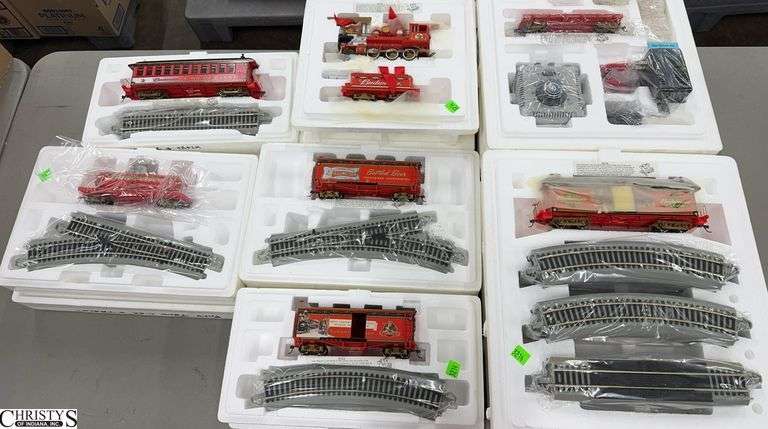Hawthorn Village Ho Scale 7pcs Budweiser Engine and Tender, Cars, Track, and Transformer image