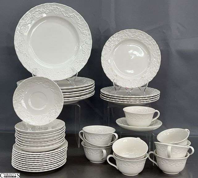 Ralph Lauren "Claire" Wedgwood China - Approx 40pcs - Some chipping image
