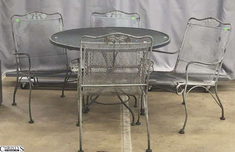 Woodard Briarwood Wrought Iron Outdoor Table and 4 Chairs - 42" x 29" of table image