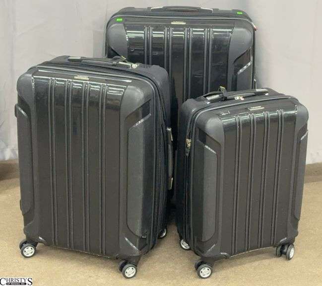 Ricardo 3pc Hard Sided Luggage Set - 20" x 29" of largest - some scuffing from use image
